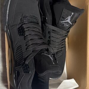 🖤 Air Jordan 4 Retro “Black Cat”